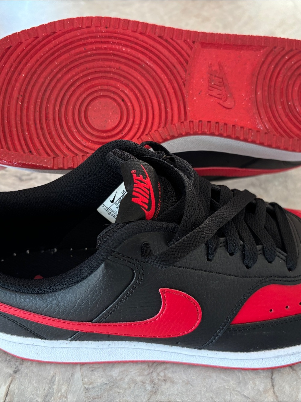 Nike Black and Red Low-Top Casual Sneakers